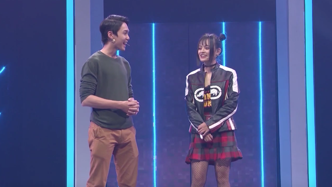 Hoa hậu Chuyển giới g&acirc;y ấn tượng với m&agrave;n m&uacute;a nến mạo hiểm tr&ecirc;n show hẹn h&ograve; - Ảnh 17.