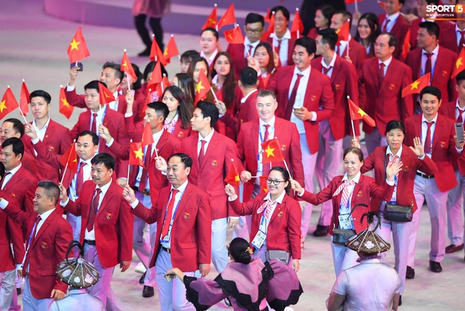SEA Games 30 chính thức khởi tranh sau buổi lễ khai mạc hoành tráng, đoàn Việt Nam sẵn sàng mang vinh quang về cho dân tộc - Ảnh 1.