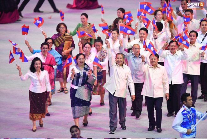 SEA Games 30 chính thức khởi tranh sau buổi lễ khai mạc hoành tráng, đoàn Việt Nam sẵn sàng mang vinh quang về cho dân tộc - Ảnh 12.