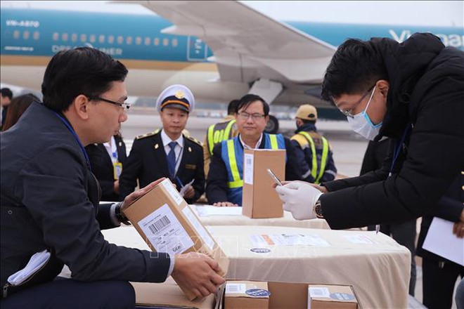  Thi thể v&agrave; tro cốt 23 nạn nh&acirc;n cuối c&ugrave;ng đ&atilde; về đến s&acirc;n bay quốc tế Nội B&agrave;i  - Ảnh 1.