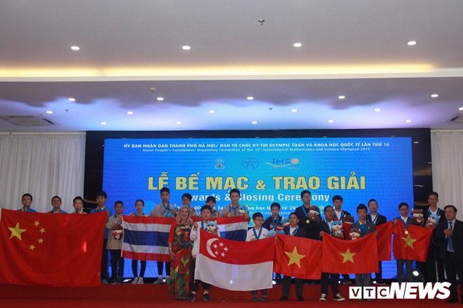 Học sinh lớp 7 chuyên Ams vô địch kỳ thi Olympic Toán và Khoa học quốc tế 2019 - Ảnh 1.