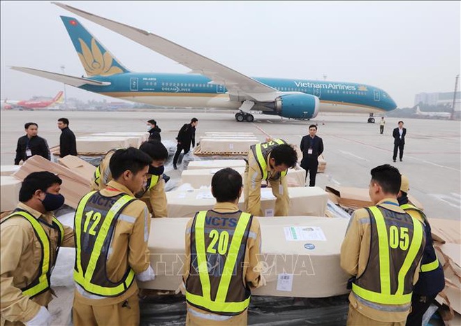  Thi thể và tro cốt 23 nạn nhân cuối cùng đã về đến sân bay quốc tế Nội Bài  - Ảnh 3.