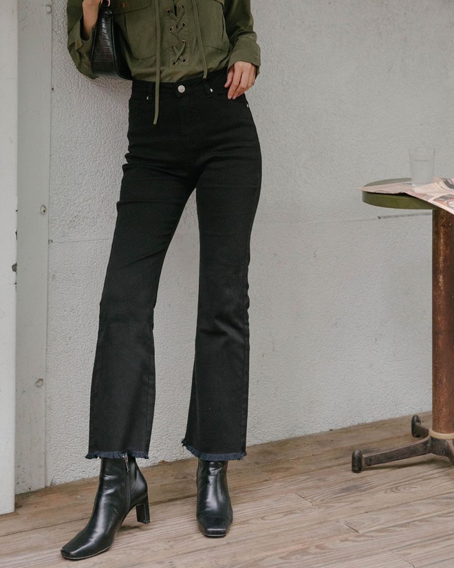  Mang tiếng l&agrave; bụi bặm nhưng quần jeans cũng c&oacute; 3 kiểu t&acirc;y t&acirc;y v&agrave; sang v&ocirc; c&ugrave;ng tận  - Ảnh 8.