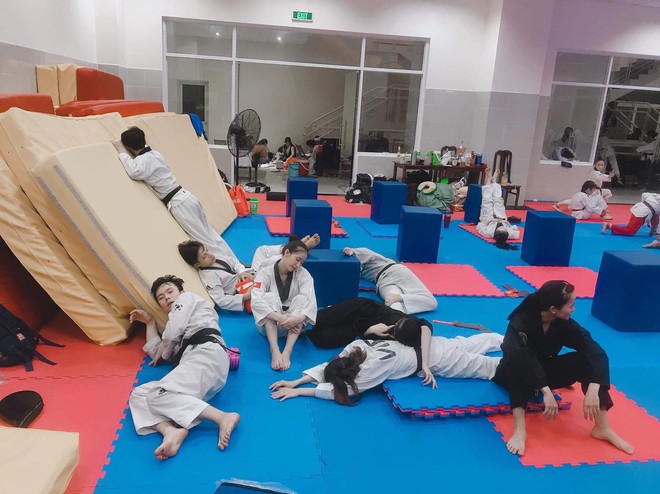 Tuyển Taekwondo Việt Nam dự SEA Games muốn cover m&agrave;n chọc ghẹo đội trưởng Quế Ngọc Hải - Ảnh 5.