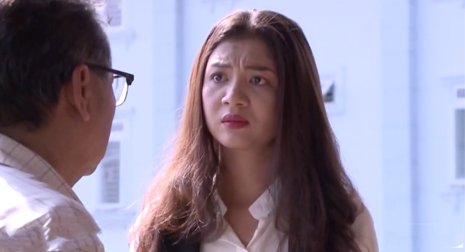 Kh&ocirc;ng Lối Tho&aacute;t mở m&agrave;n đ&atilde; gặp người quen: Tiếng S&eacute;t Trong Mưa vừa hết, b&agrave; Hội đ&atilde; nhanh ch&acirc;n đi đầu thai? - Ảnh 17.