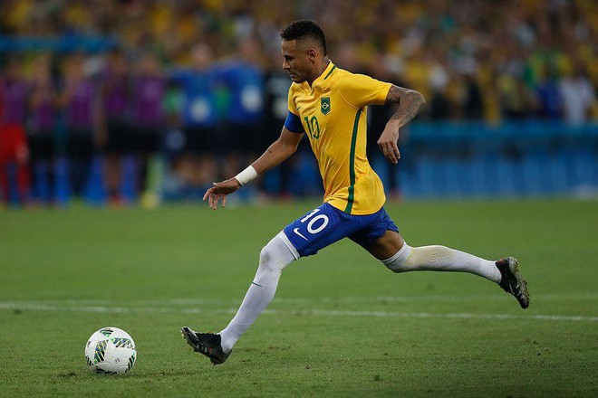 Siêu sao bóng đá Neymar khoe kỹ năng chơi game cực đỉnh với pha 1 cân 3 đẳng cấp trong CS:GO - Ảnh 1.