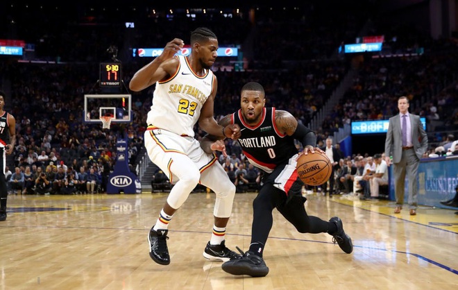 NBA 19-20: Đánh bại Portland Trail Blazers, Golden State Warriors lần đầu chiến thắng tại Chase Center - Ảnh 2.