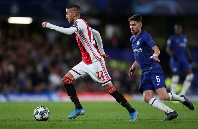 Rượt đuổi tỉ số đi&ecirc;n rồ, Chelsea v&agrave; Ajax cầm h&ograve;a nhau trong trận đấu c&oacute; 8 b&agrave;n thắng, 2 thẻ đỏ - Ảnh 1.