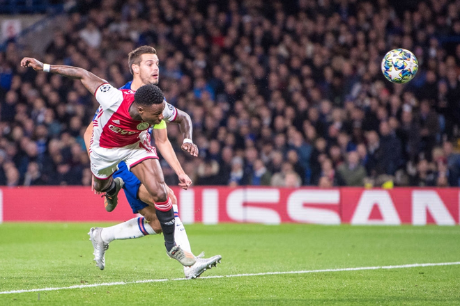 Rượt đuổi tỉ số đi&ecirc;n rồ, Chelsea v&agrave; Ajax cầm h&ograve;a nhau trong trận đấu c&oacute; 8 b&agrave;n thắng, 2 thẻ đỏ - Ảnh 4.