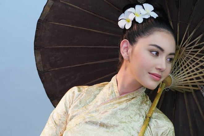 5 mĩ nhân cổ trang đẹp nhất xứ Thái: Bạn gái Sơn Tùng xinh đấy nhưng thần thái còn thua nàng thơ Yaya - Ảnh 1.