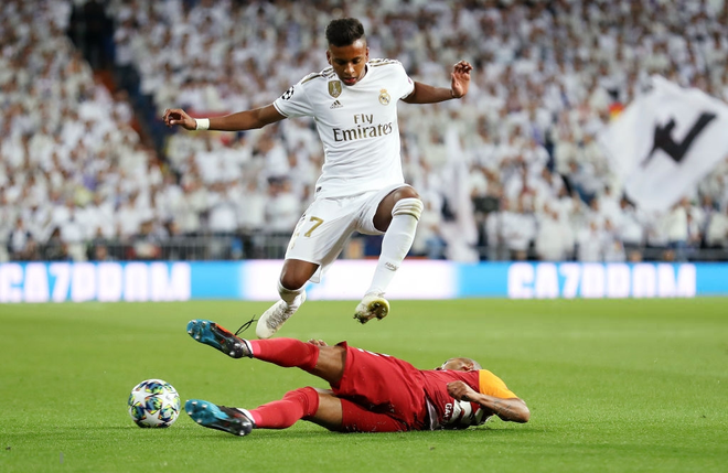 C&aacute;i t&ecirc;n chẳng mấy ai ngờ đến lập hat-trick, Real đại thắng một set tennis trắng ở Champions League - Ảnh 1.
