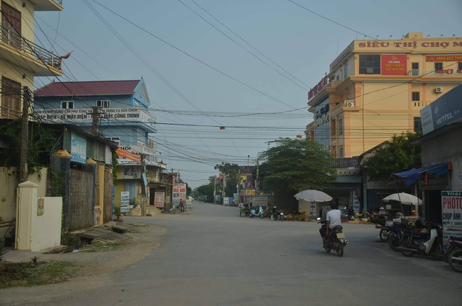 Vụ bà nội sát hại cháu gái ở Nghệ An: Công an mời ông nội lên làm việc, phá tủ xem hồ sơ bảo hiểm - Ảnh 1.