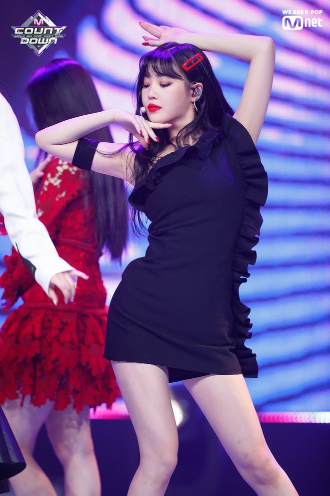 4 nữ idol ăn vận sexy nhất nhì sân khấu Kpop: Nàng nào cũng sở hữu body đẹp phát hờn, thần thái vạn tiễn xuyên tim - Ảnh 12.