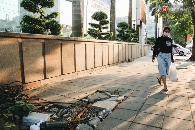 H&agrave; Nội: Vỉa h&egrave; l&aacute;t đ&aacute; c&oacute; độ bền 70 năm bị bong tr&oacute;c, nứt t&oacute;ac chỉ sau... 2 năm sử dụng - Ảnh 3.