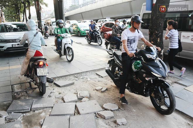 H&agrave; Nội: Vỉa h&egrave; l&aacute;t đ&aacute; c&oacute; độ bền 70 năm bị bong tr&oacute;c, nứt t&oacute;ac chỉ sau... 2 năm sử dụng - Ảnh 10.