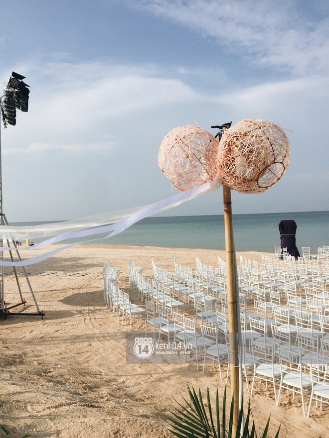 Độc quyền: Không gian lễ cưới Đông Nhi - Ông Cao Thắng đã hoàn thiện, đẹp lung linh như cổ tích giữa biển đảo Phú Quốc - Ảnh 3.