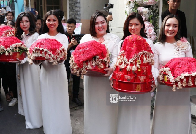 Nhóm Ngựa Hoang diện áo dài nổi bật bê tráp, đội nhà trai cũng toàn soái Tây cực phẩm trong lễ rước dâu của Hoàng Oanh - Ảnh 12.