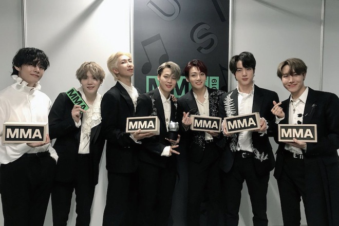 BTS làm nên lịch sử tại MMA 2019 với màn all-kill Daesang, ARMY kéo nhau vào bài đăng của Bighit từ... 6 năm trước để ăn mừng - Ảnh 1.