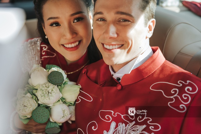 Lễ rước dâu MC Hoàng Oanh và chồng Tây cực phẩm: Cô dâu chú rể cực tình, liên tục khoá môi nhau ngọt ngào hết mức - Ảnh 17.