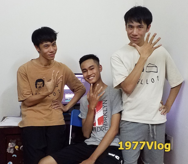 Màn đối đáp mặn mòi của Việt Anh 1977 Vlog khi bị nhận nhầm là chú rể, khẳng định vẫn tỉnh táo yêu đương nên chưa bị bế lên quan - Ảnh 5.