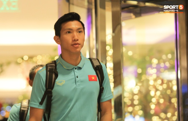 Tổng thư ký xinh đẹp bật khóc khi tiễn U22 Indonesia đến SVĐ, quyết thắng trận chung kết SEA Games 30 với Việt Nam - Ảnh 7.