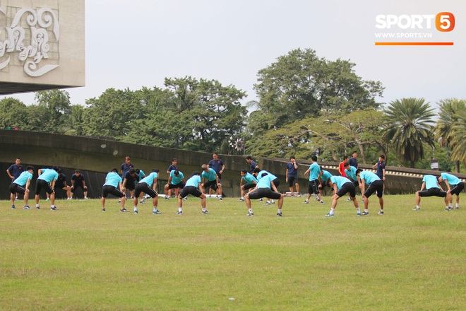 Đội tuyển U22 Việt Nam đã có mặt tại sân, sẵn sàng chinh phục tấm HCV SEA Games  - Ảnh 34.