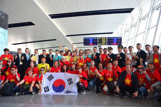 Đội tuyển U22 Việt Nam đã có mặt tại sân, sẵn sàng chinh phục tấm HCV SEA Games  - Ảnh 12.