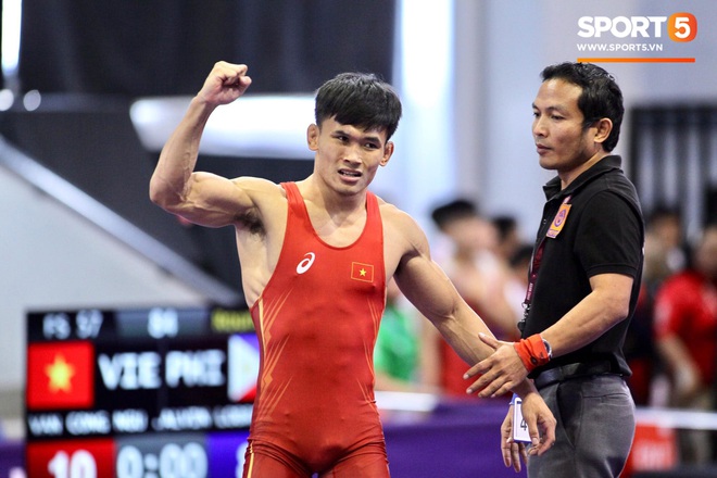 Đội tuyển U22 Việt Nam đã có mặt tại sân, sẵn sàng chinh phục tấm HCV SEA Games  - Ảnh 28.