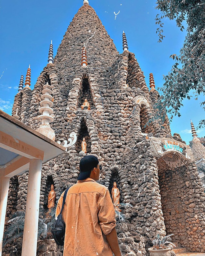Tận mắt chiêm ngưỡng ngôi chùa được làm 100% bằng vỏ ốc có thật ở Khánh Hòa, hội sống ảo check-in ngập tràn MXH - Ảnh 3.