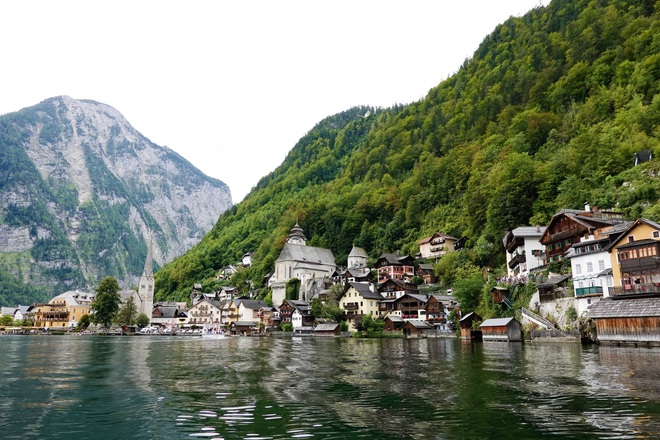 Nếu vẫn đang ấp ủ dự định ghé thăm Hallstatt (Áo) thì dưới đây là những kinh nghiệm thăm thú thị trấn cổ tích này mà bạn cần biết - Ảnh 1.