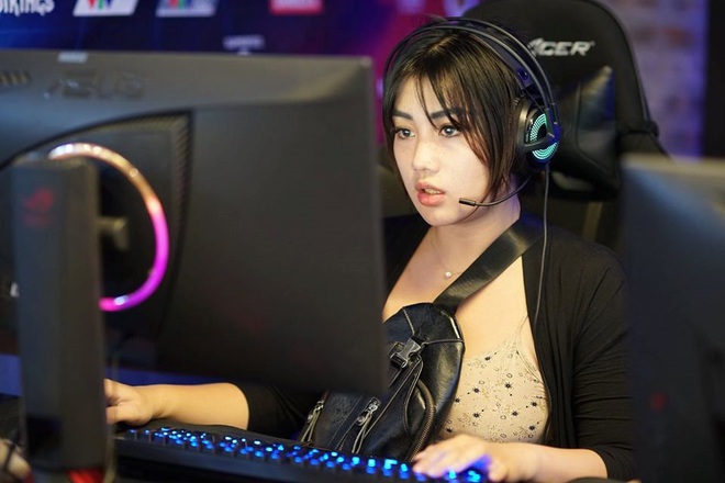 Chiêm ngưỡng vẻ đẹp chết người của nữ hoàng CS:GO Việt Nam - Pyngkuchan - Ảnh 1.