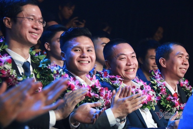 Cầu thủ Quang Hải trúng cử ủy viên Ủy ban Hội Liên hiệp Thanh niên Việt Nam - Ảnh 1.