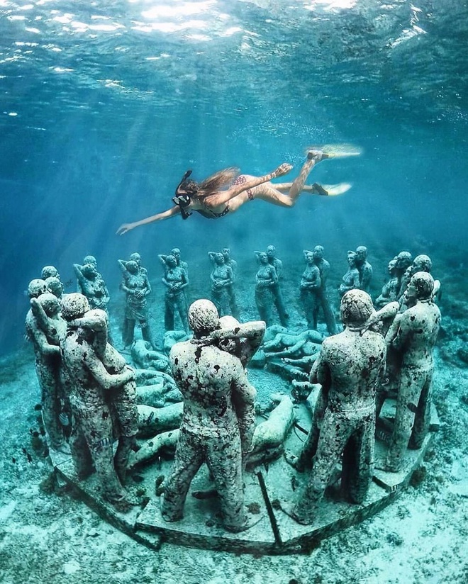 Lặn biển và kết bạn với… những pho tượng, trải nghiệm kỳ lạ chỉ có tại khu vườn điêu khắc dưới đáy đại dương ở Indonesia - Ảnh 15.