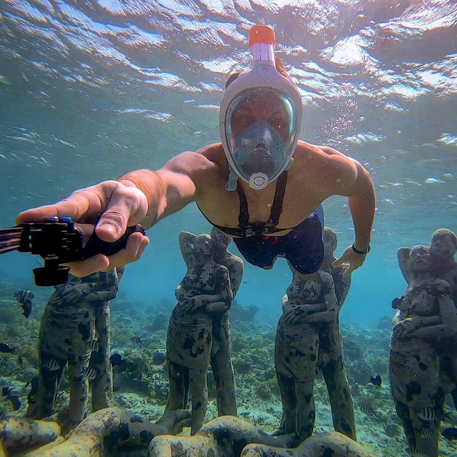 Lặn biển và kết bạn với… những pho tượng, trải nghiệm kỳ lạ chỉ có tại khu vườn điêu khắc dưới đáy đại dương ở Indonesia - Ảnh 14.