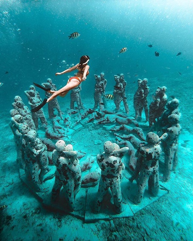Lặn biển và kết bạn với… những pho tượng, trải nghiệm kỳ lạ chỉ có tại khu vườn điêu khắc dưới đáy đại dương ở Indonesia - Ảnh 2.