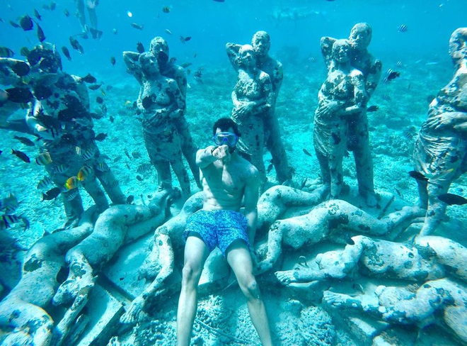 Lặn biển và kết bạn với… những pho tượng, trải nghiệm kỳ lạ chỉ có tại khu vườn điêu khắc dưới đáy đại dương ở Indonesia - Ảnh 11.