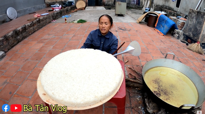 Lại toang rồi: cơm cháy siêu to khổng lồ của Bà Tân Vlog vỡ tan tành, một lần nữa bà lại thất bại rồi! - Ảnh 3.