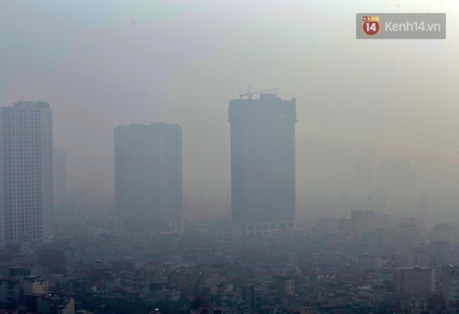 Không khí Hà Nội tiếp tục ô nhiễm nghiêm trọng khiến nhiều người phải thốt lên đầy hoang mang: Không muốn bước ra đường luôn - Ảnh 6.