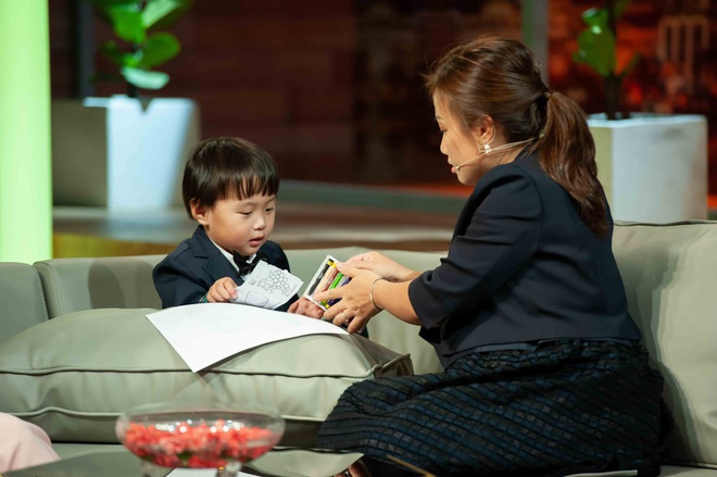Ám ảnh nỗi đau mất con, Quỳnh Trần JP từng thức nguyên đêm trông chừng khi bé Sa mới chào đời - Ảnh 4.