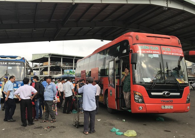  Vé xe Tết Nguyên đán năm nay giá ra sao, bán thế nào?  - Ảnh 1.