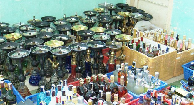 Phát hiện 59 bình shisha, gần 400 chai rượu ngoại không rõ nguồn gốc trong quán bar ở Đà Nẵng - Ảnh 2.