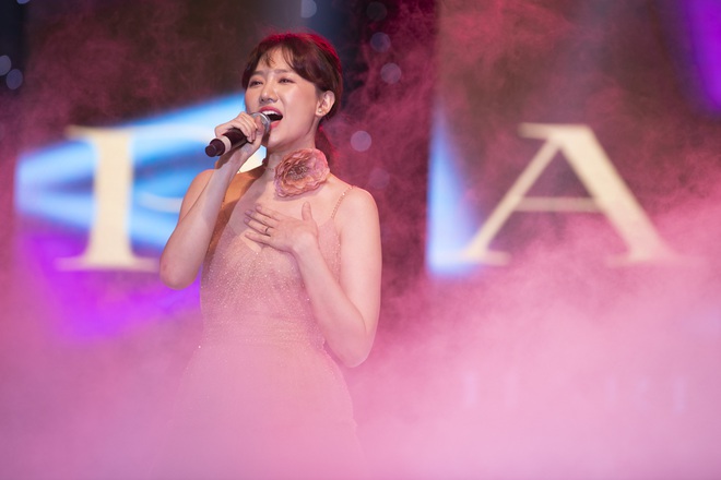 Đêm nhạc đã tai của Diva Hàn Quốc So Hyang hội tụ Trấn Thành - Hari Won, các giọng ca Trần Thu Hà, Tuấn Ngọc, Khánh Hà làm khán giả nín thở - Ảnh 3.