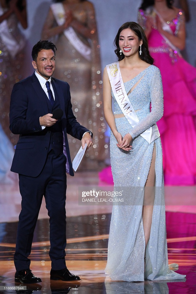 Hoa hậu Lương Thùy Linh tại Miss World 2019: Chăm tái chế đồ cũ, diện đồ đơn giản nhưng vẫn tỏa sáng rạng ngời - Ảnh 1.