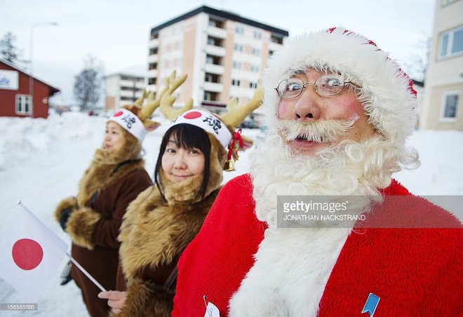 Những truyền thống đón Noel lạ đời trên khắp thế giới, chứng minh Giáng sinh không chỉ có mỗi Santa và cây thông - Ảnh 4.