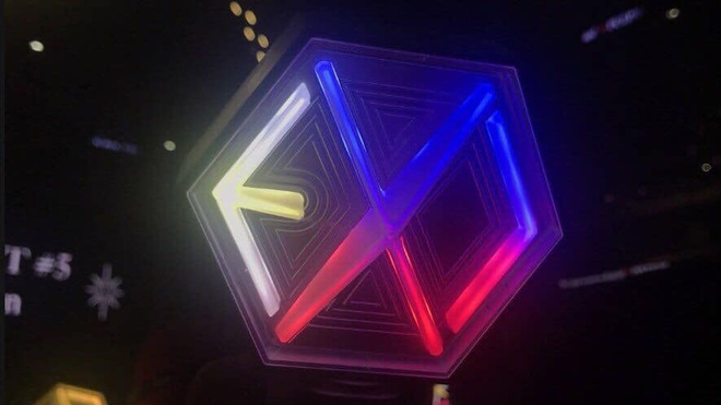 Lighstick Exo Đổi Màu Theo Quốc Kỳ Của Từng Quốc Gia