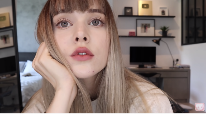 Không cần đồ hiệu, nữ vlogger cũng có cách lên đồ na ná Lisa với loạt item “bản dupe” - Ảnh 1.