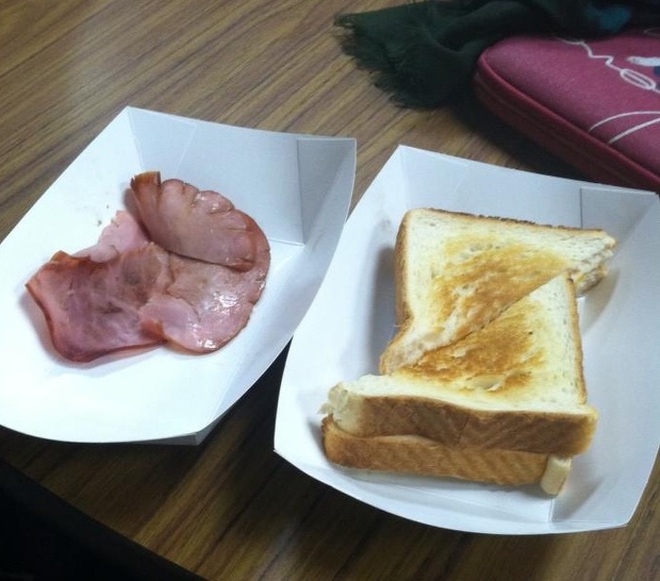 Loạt ảnh tr&ecirc;n menu - ngo&agrave;i đời l&agrave; minh chứng cho sự vỡ vụn của thực kh&aacute;ch khi ăn nh&agrave; h&agrave;ng: Đừng tin, lừa đ&oacute;! (Phần 1) - Ảnh 9.