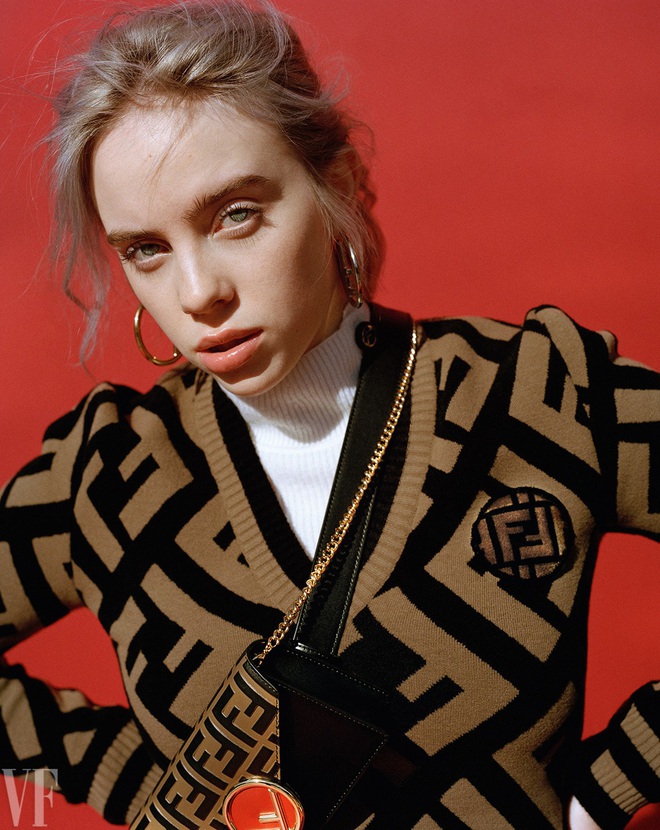 Billie Eilish: 5 chiếc kèn vàng Grammy ở tuổi 18, Nữ hoàng nhạc trầm cảm và từng bước trở thành gương mặt đại diện cho thế hệ trẻ thời đại mới? - Ảnh 6.