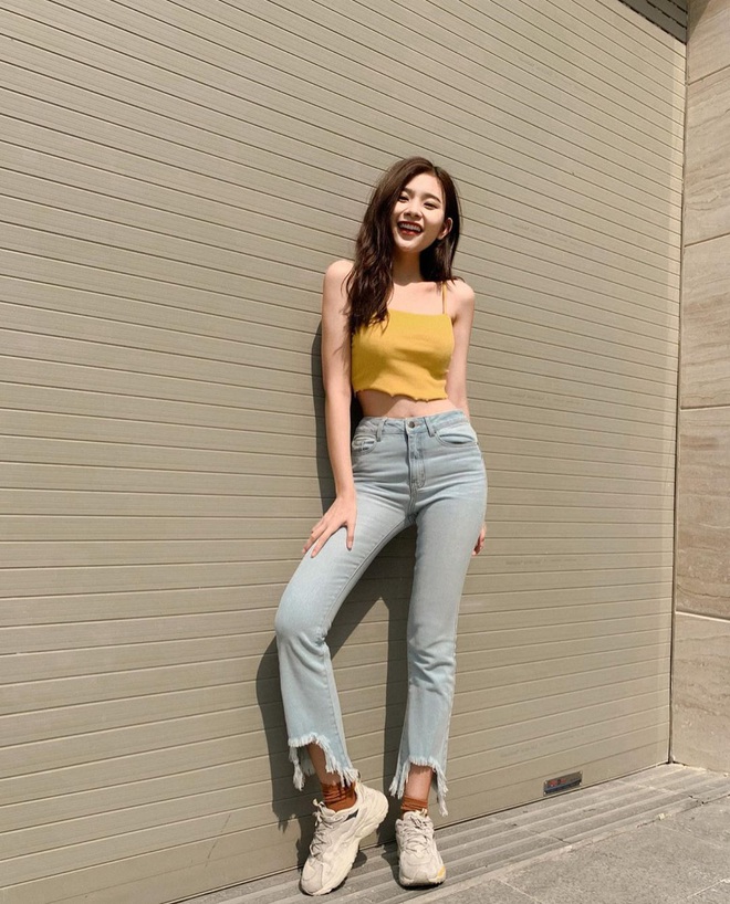 Street style giới trẻ Việt tuần qua: Các cô nàng sành mặc lên đồ mát mẻ hay ấm áp cũng xuất sắc như nhau, trendy hết nấc - Ảnh 7.