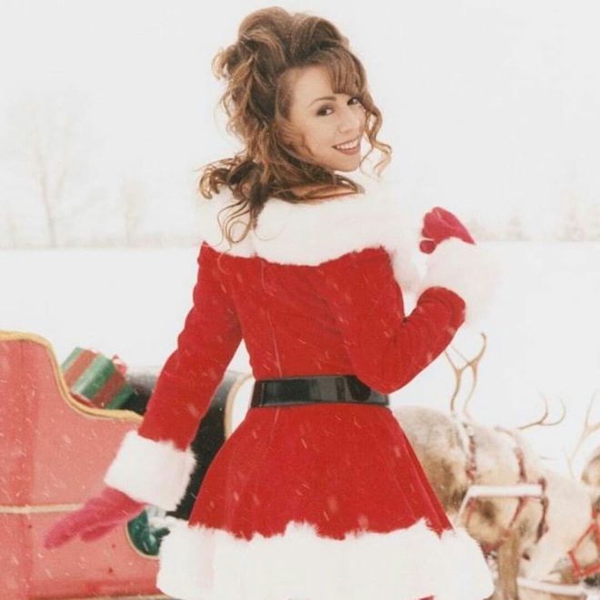 All I Want For Christmas Is You leo lên ngai vàng sau 25 năm, Mợ Moo Mariah Carey chính thức lập kỷ lục có no.1 trong 3 thập kỷ liên tiếp - Ảnh 1.